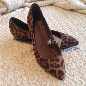 NWT Leopard Pointed Flats Size 9.5